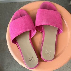 A New Day pink sandals, size 7.5W